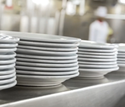 Профессиональные моющие средства для HoReCa: эффективная мойка посуды и приборов
